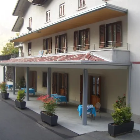 Albergo Il Castellino Boario Terme Exterior foto